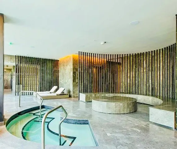 $1,050,000 | 480 Northeast 31st Street, Unit 3404, Miami, FL 33137