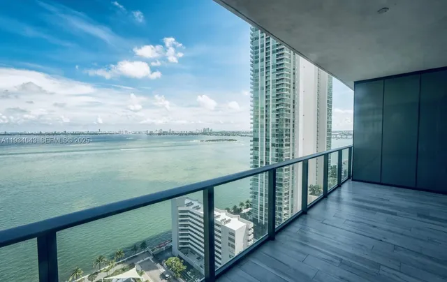 $1,050,000 | 480 Northeast 31st Street, Unit 3404, Miami, FL 33137
