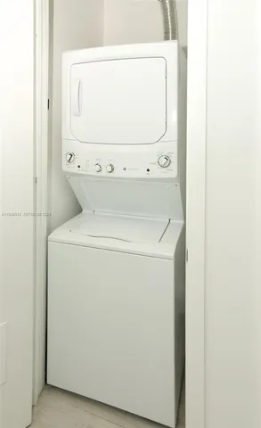 $1,050,000 | 480 Northeast 31st Street, Unit 3404, Miami, FL 33137