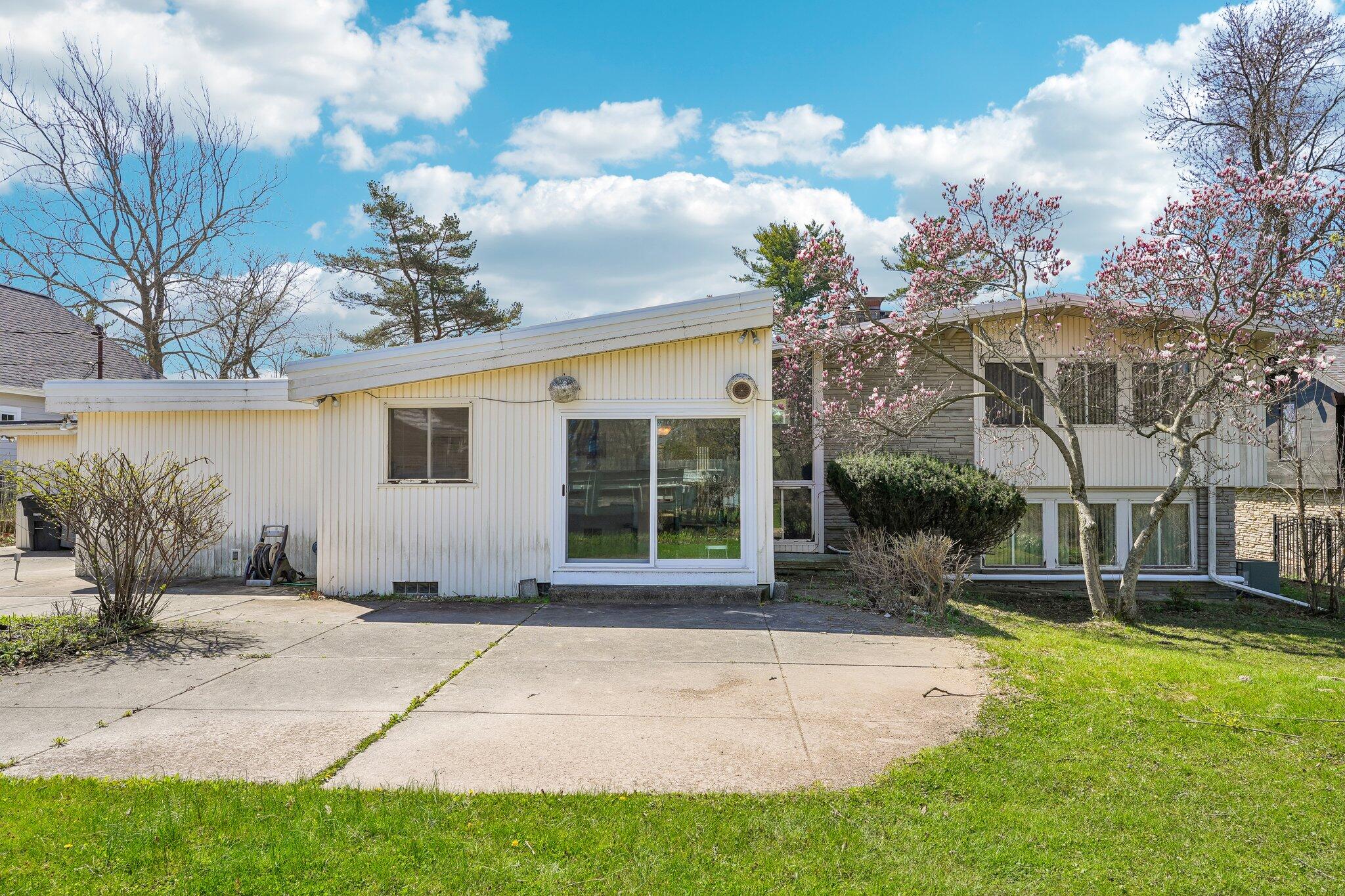 1136 East Brown Deer Road Milwaukee, WI 53217 - Photo 38 of 42 41-web-or-mls-E Brown Deer Rd-S2404-041