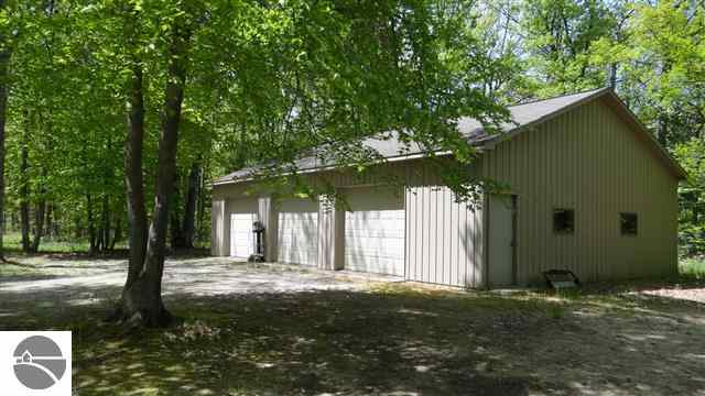 6131 South Betsie River Road Interlochen, MI 49643 - Photo 14 of 31 1745950-13.JPG