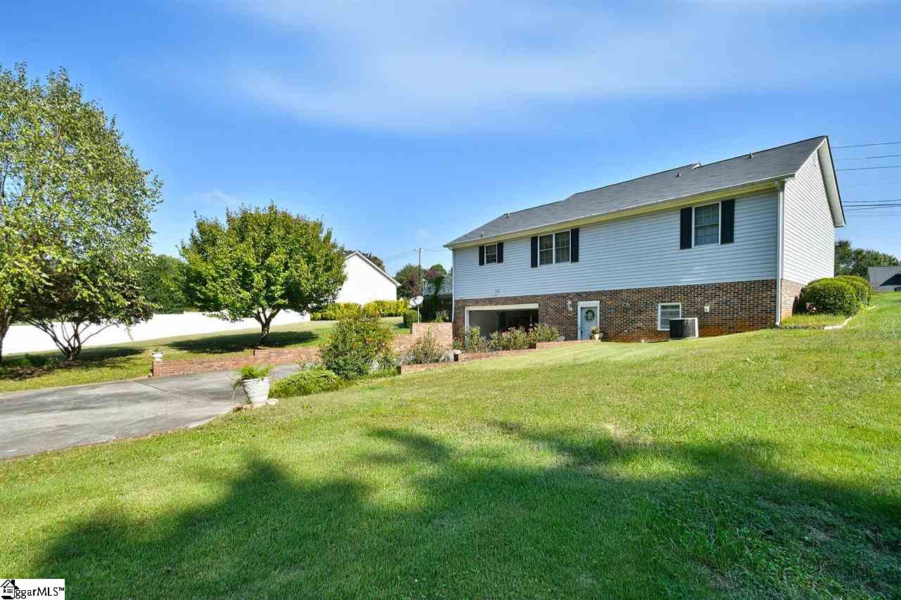705 Reid School Road Taylors, SC 29687 - Photo 2 of 36 Gallery Image 2