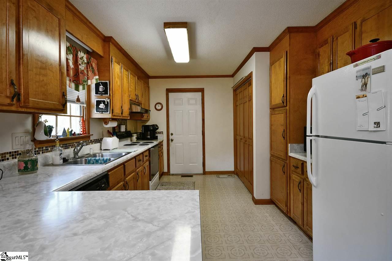 705 Reid School Road Taylors, SC 29687 - Photo 21 of 36 Gallery Image 21