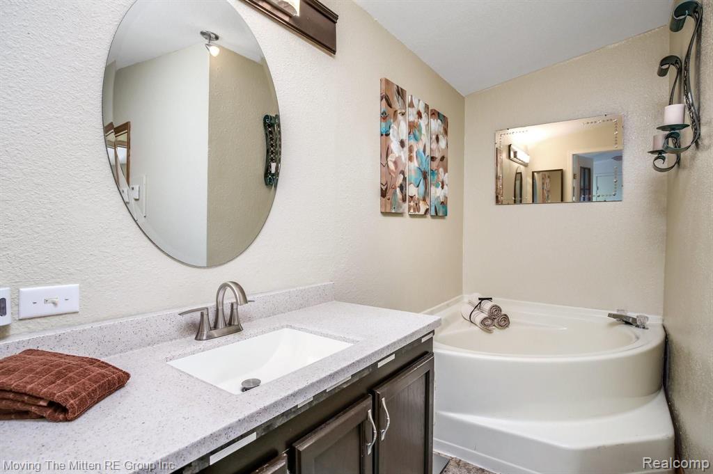 12221 James Road Carleton, MI 48117 - Photo 37 of 73