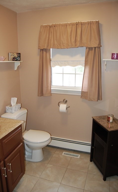 36 Field Pond Road Milford, MA 01757 - Photo 19 of 42 Gallery Image 19