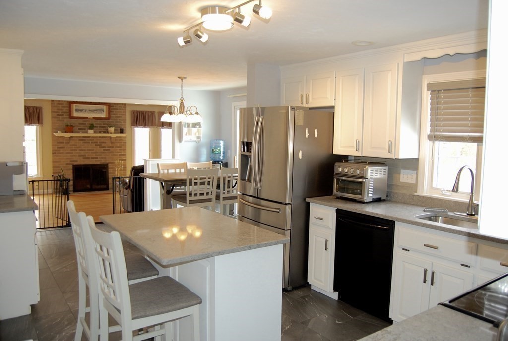36 Field Pond Road Milford, MA 01757 - Photo 7 of 42 Gallery Image 7