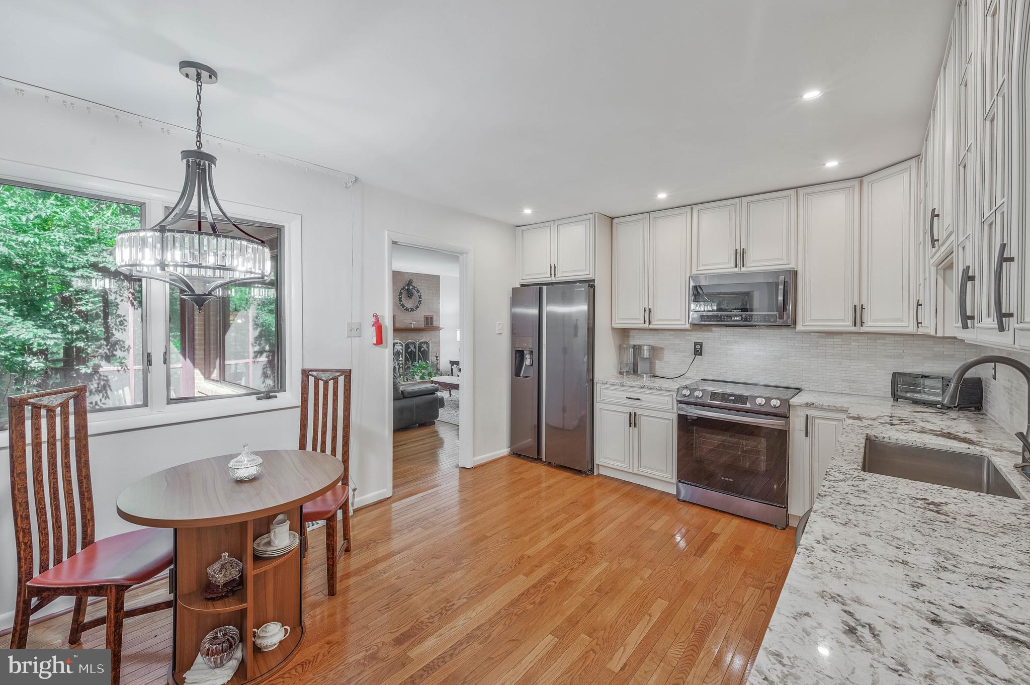 2026 Hunter Mill Road Vienna, VA 22181 - Photo 10 of 35