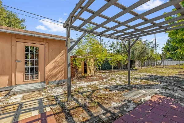 $340,000 | 910 Rich Drive, Mount Dora, FL 32757