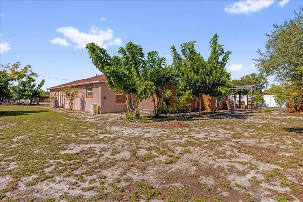 $340,000 | 910 Rich Drive, Mount Dora, FL 32757