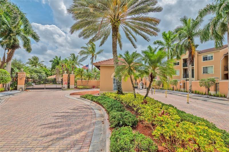 8030 North Nob Hill Road, Unit 102 Tamarac, FL 33321 - Photo 2 of 18