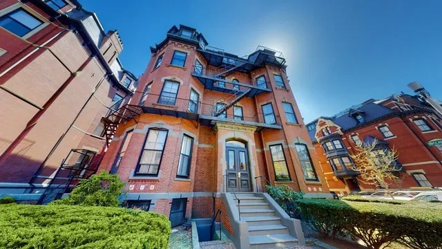 $2,775 | 92 Marlborough Street, Unit 1, Boston, MA 02116