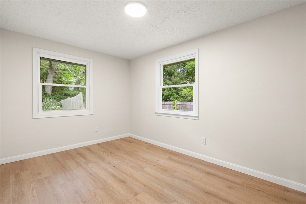 67 Roslyn Road Brockton, MA 02302 - Photo 18 of 32