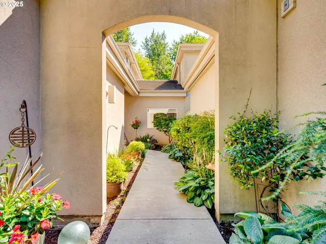 a view of a pathway in outside of the house