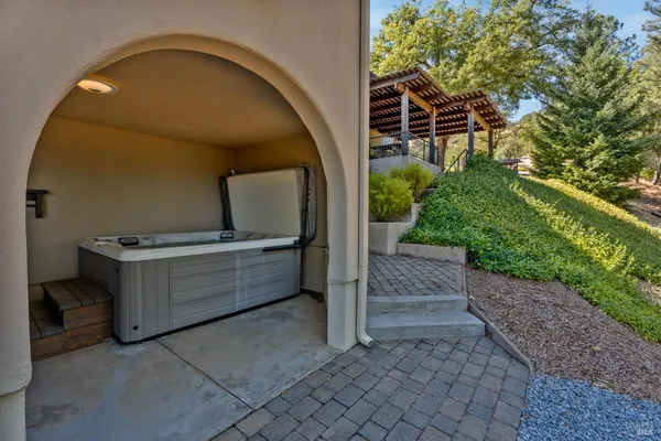 $1,795,000 | 800-850 Boonville Road, Ukiah, CA 95482