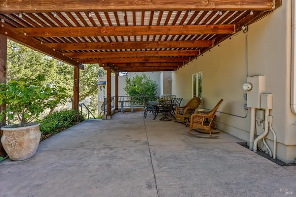 $1,795,000 | 800-850 Boonville Road, Ukiah, CA 95482