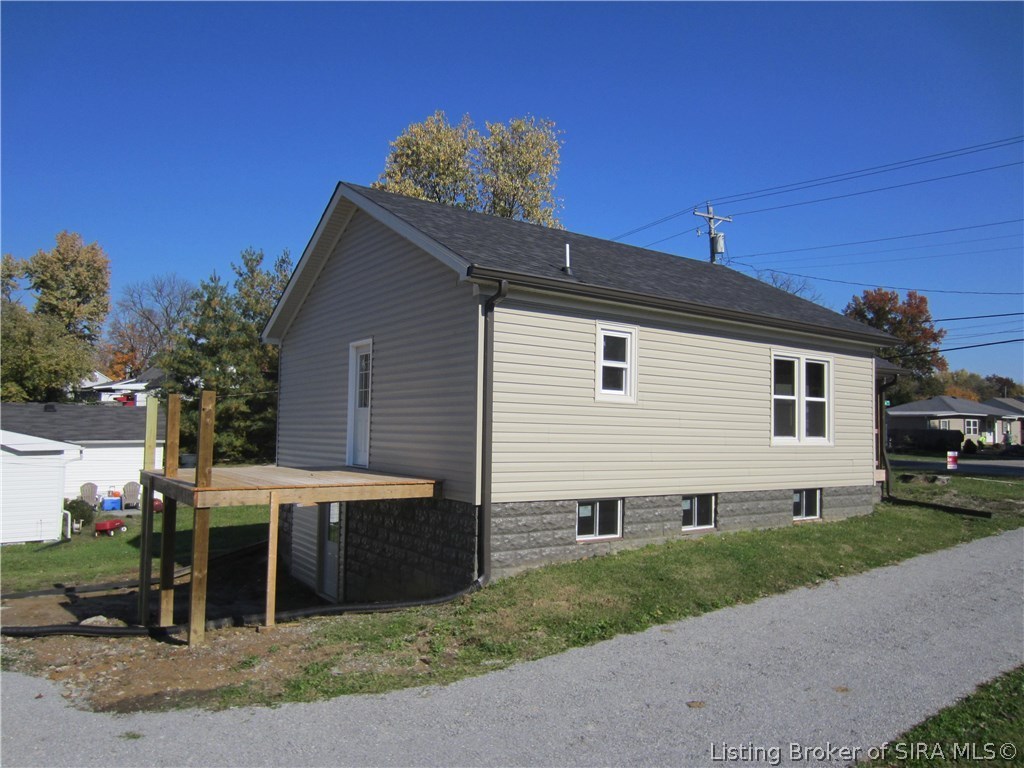1215 Slate Run Road New Albany, IN 47150 - Photo 5 of 24 Gallery Image 5