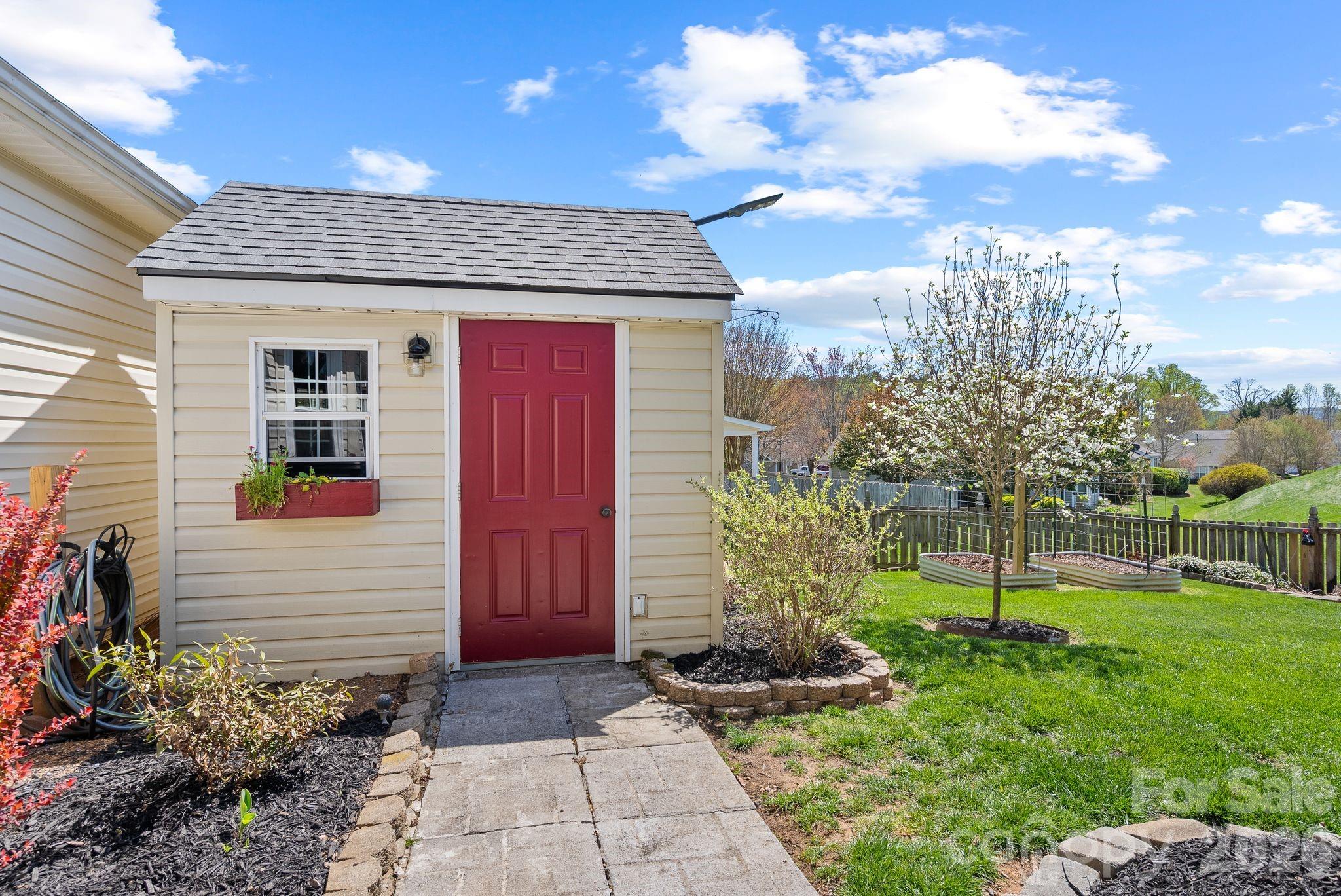 307 Roxbury Place Arden, NC 28704 - Photo 4 of 40