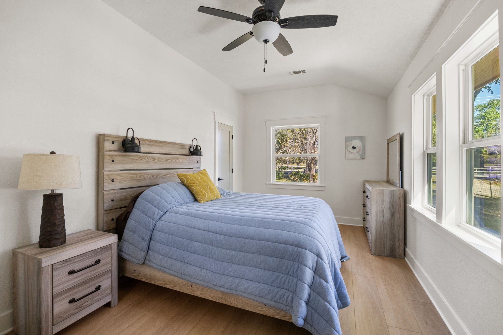 2693 Fairview Road Alvin, TX 77511 - Photo 22 of 49 a bedroom with a bed and a window