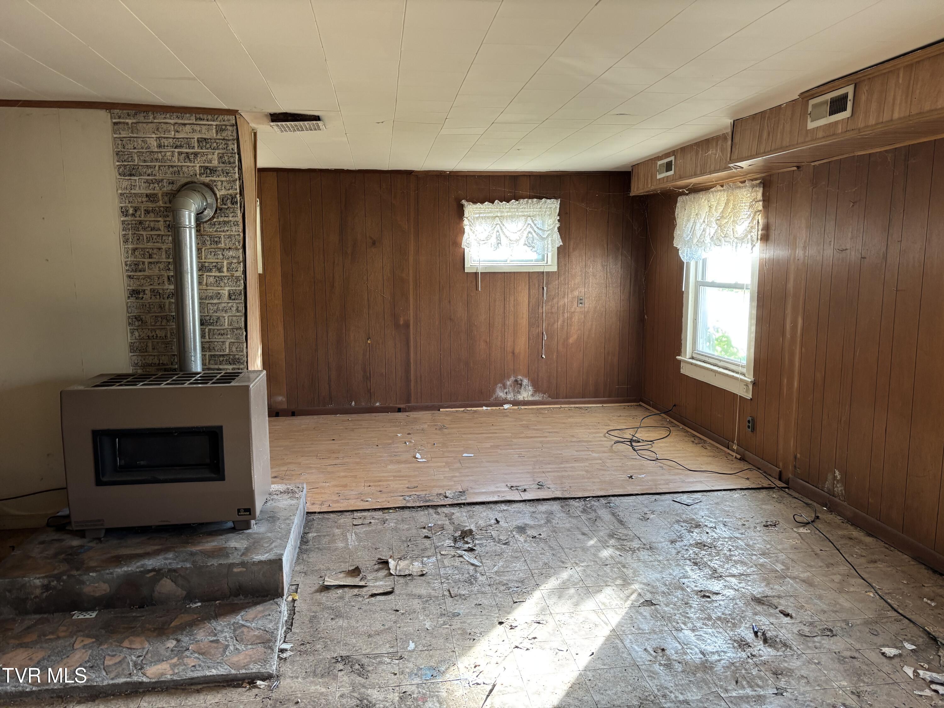4401 Cherokee Road Jonesborough, TN 37659 - Photo 6 of 25 IMG_1662