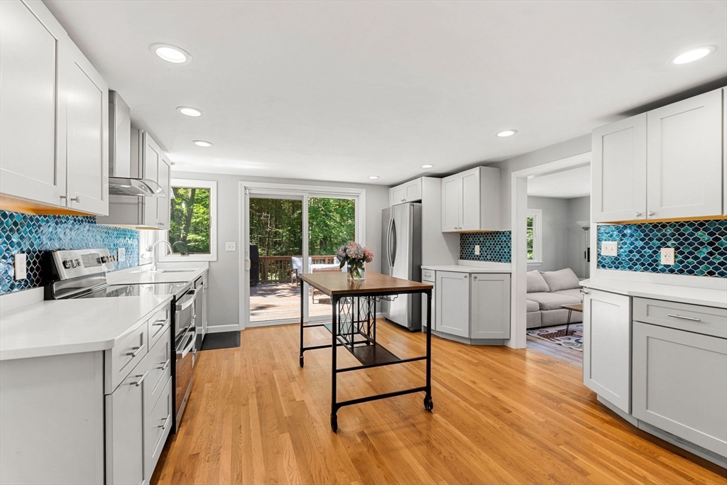 212 Common Lane Beverly, MA 01915 - Photo 3 of 22