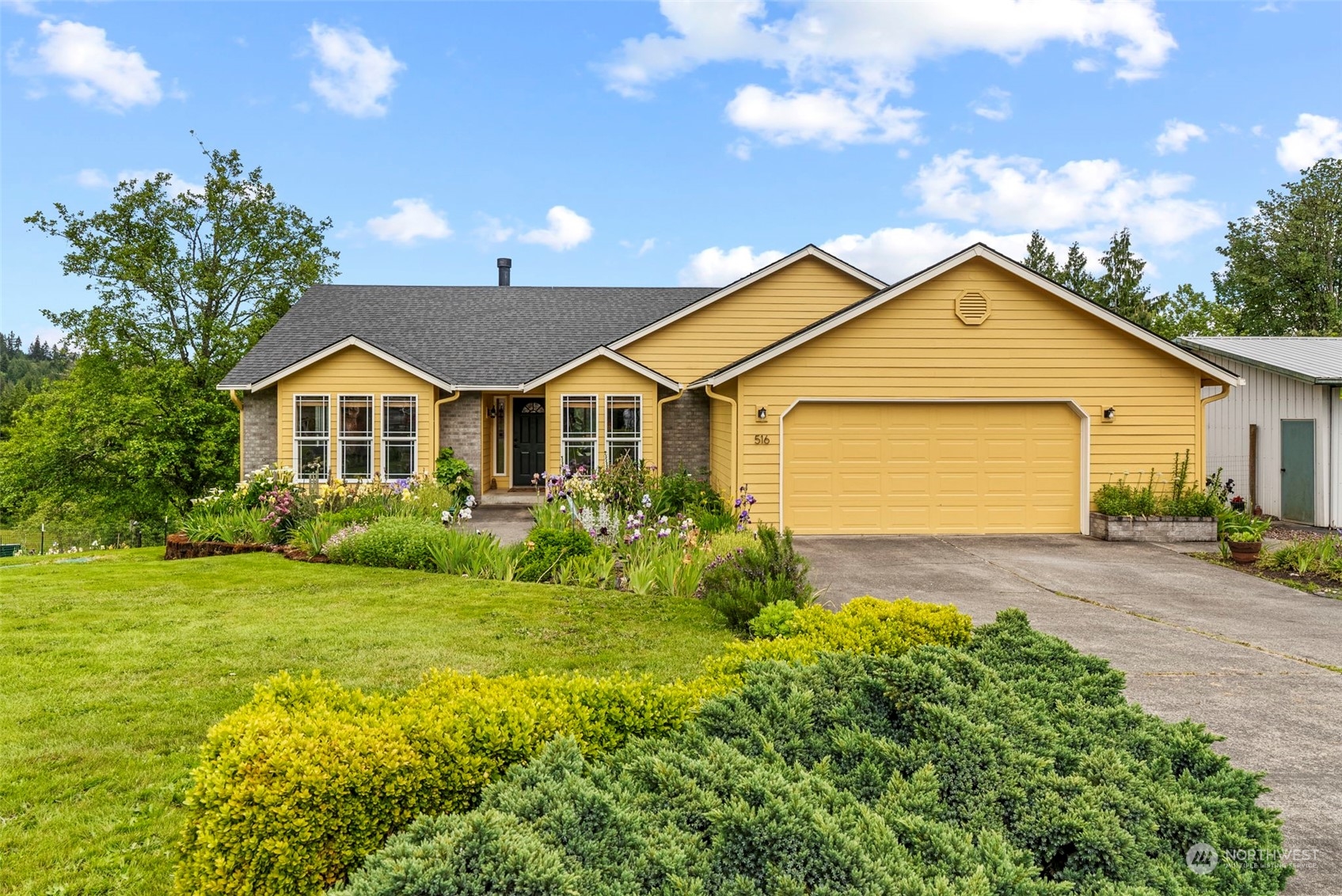 516 North Maple Hill Road Kelso, WA 98626 - Photo 2 of 34 Gallery Image 2