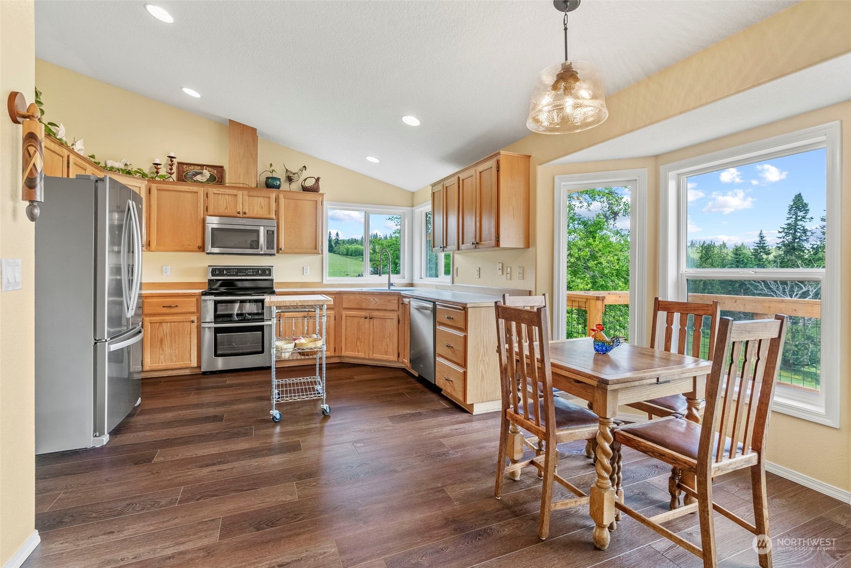 516 North Maple Hill Road Kelso, WA 98626 - Photo 8 of 34 Gallery Image 8