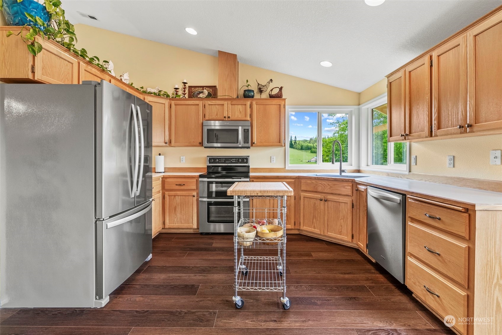 516 North Maple Hill Road Kelso, WA 98626 - Photo 9 of 34 Gallery Image 9
