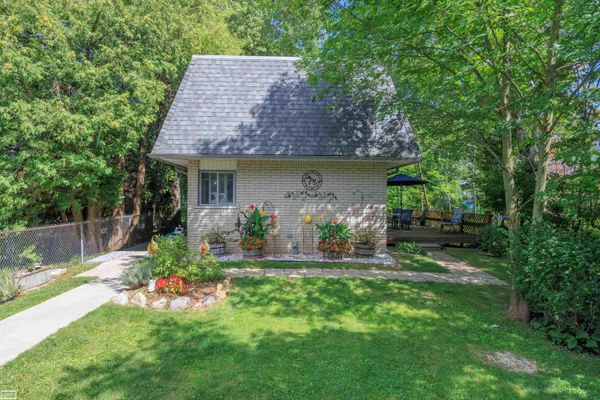 $450,000 | 2345 Lakeshore Road, Applegate, MI 48401