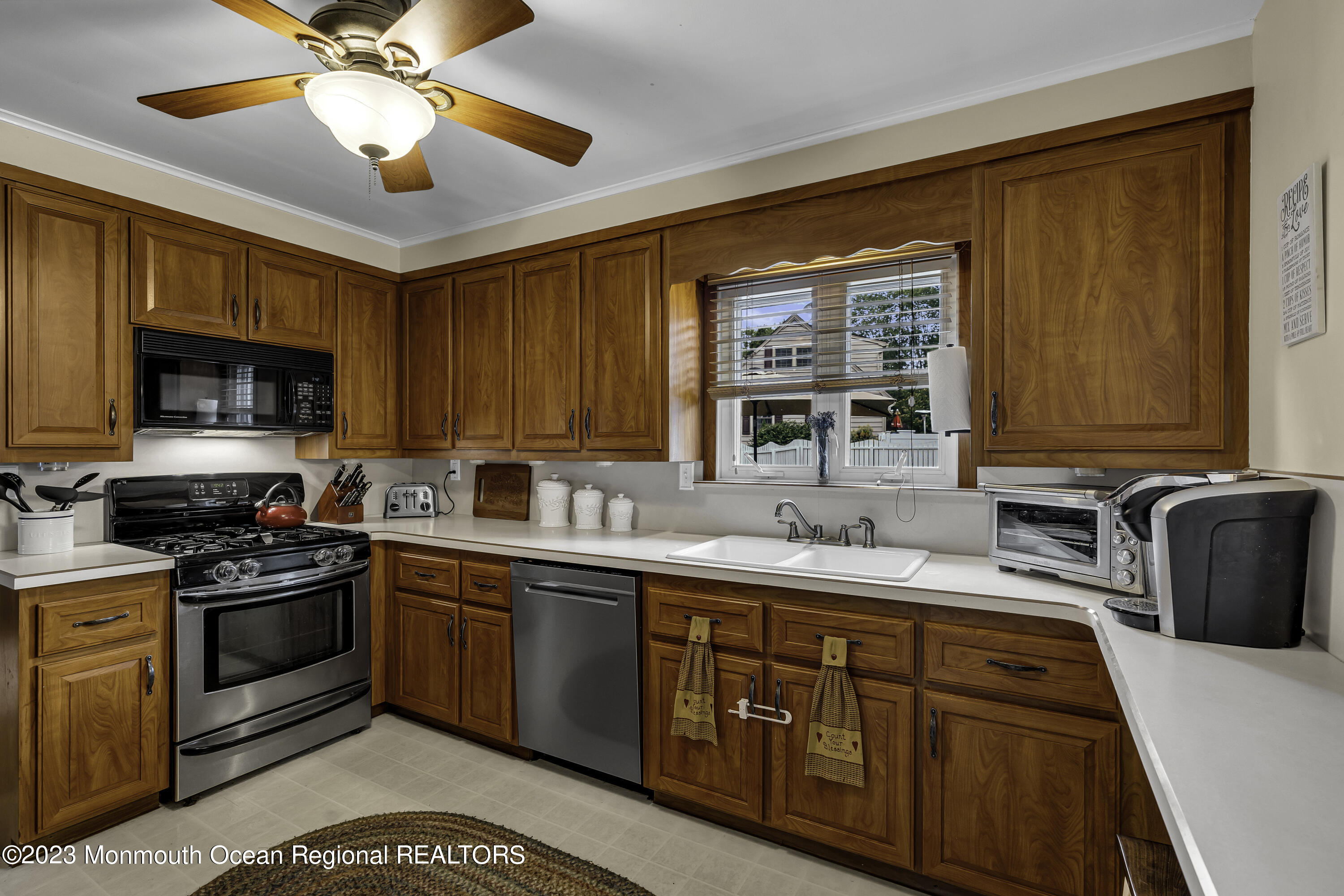 143 Manaqua Road Freehold, NJ 07728 - Photo 15 of 44 022_dsc05194