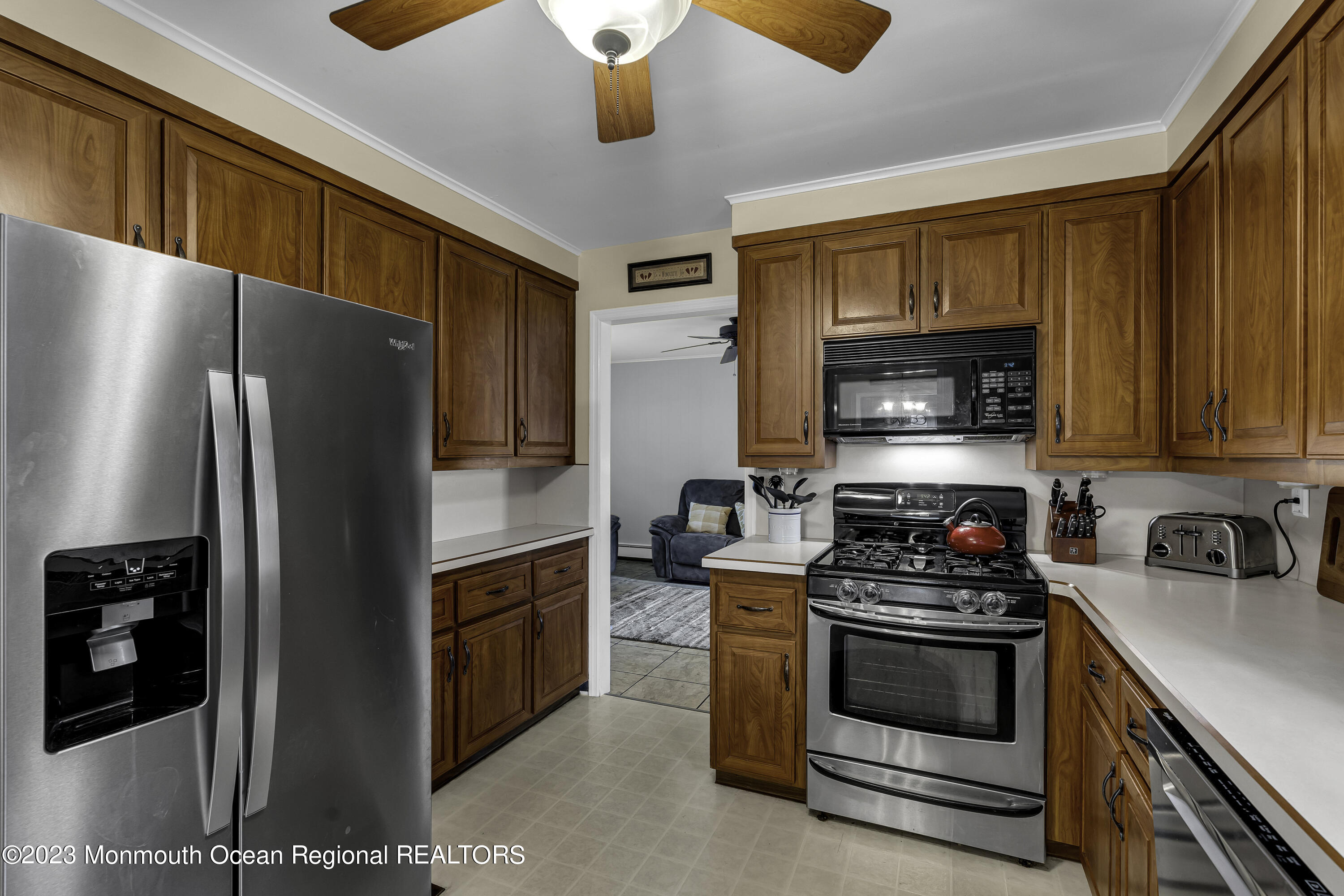 143 Manaqua Road Freehold, NJ 07728 - Photo 16 of 44 023_dsc05199