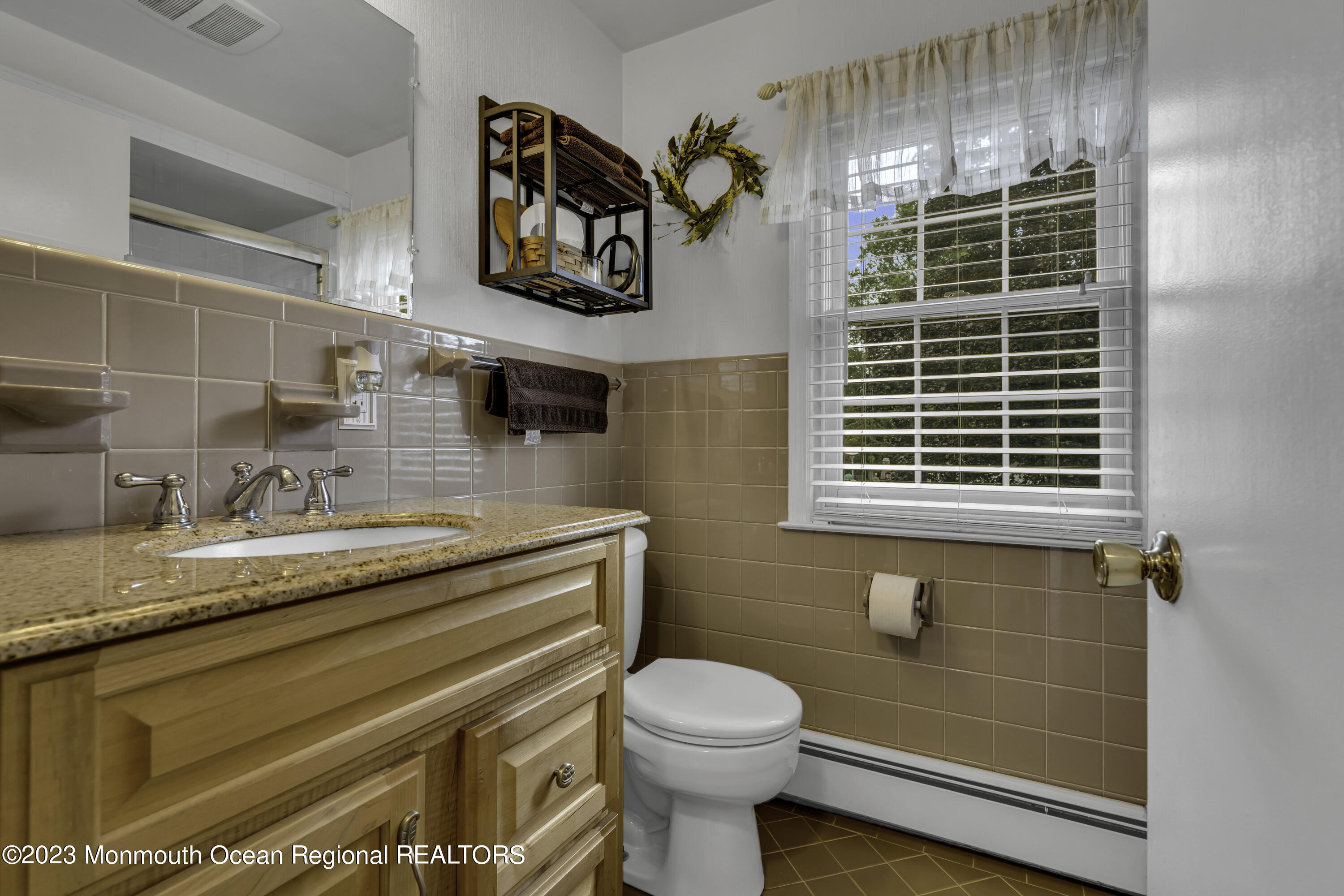 143 Manaqua Road Freehold, NJ 07728 - Photo 23 of 44 030_dsc05294