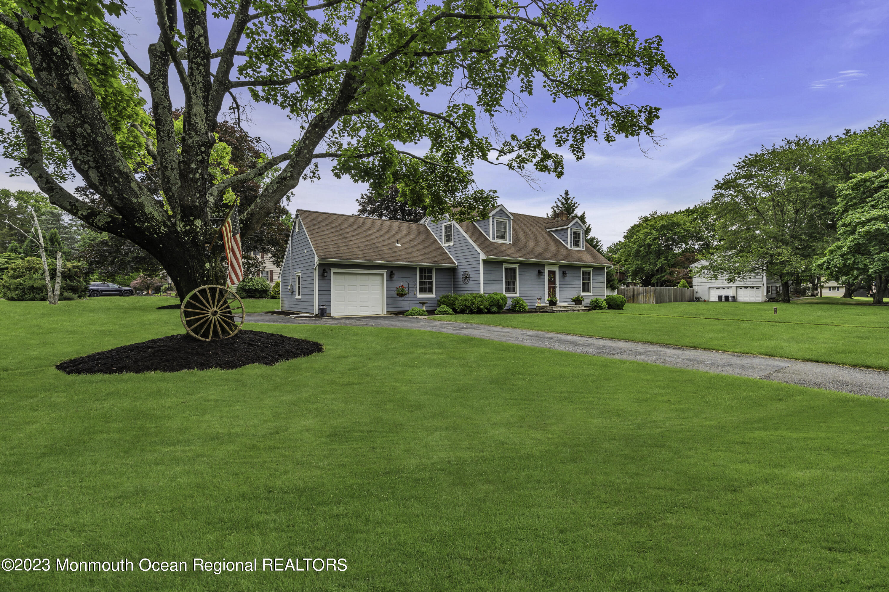 143 Manaqua Road Freehold, NJ 07728 - Photo 3 of 44 008_dsc05254-1