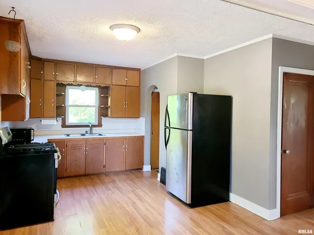 $170,000 | 7021 West Southport Road, Peoria, IL 61615