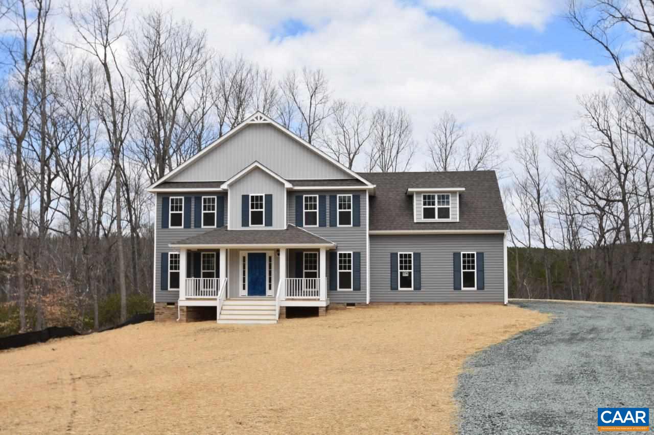 4696 Venable Road Kents Store, VA 23084 - Photo 3 of 28 a front view of a house with a yard