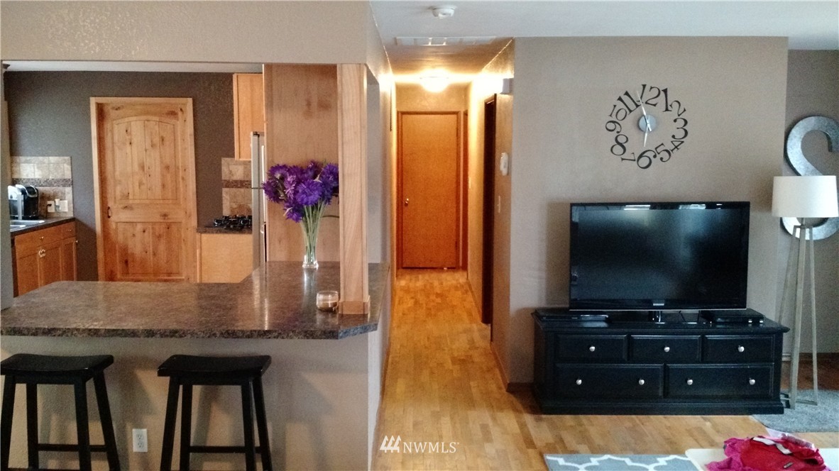 2803 Russell Road Centralia, WA 98531 - Photo 2 of 24 Gallery Image 2