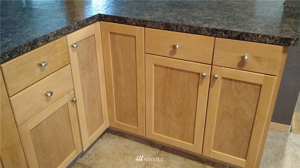 2803 Russell Road Centralia, WA 98531 - Photo 8 of 24 Gallery Image 8