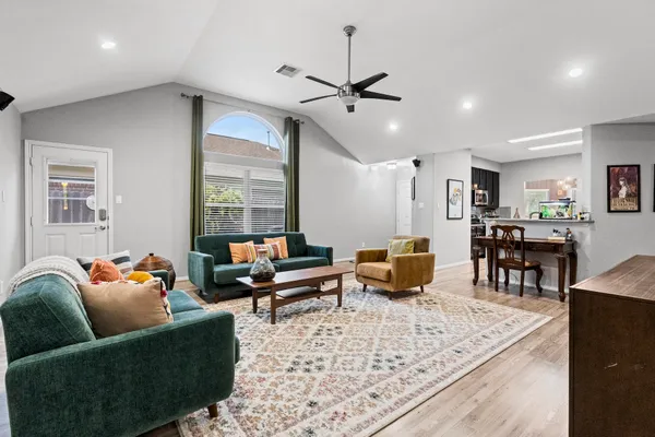 $299,999 | 7815 Koloa River Court, Houston, TX 77040