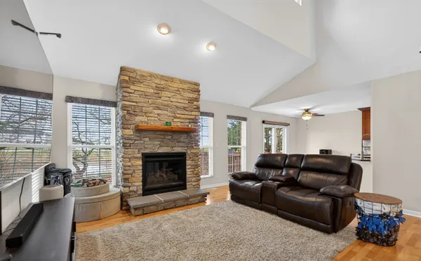 $349,900 | 125 Ione Drive, Unit A, South Elgin, IL 60177