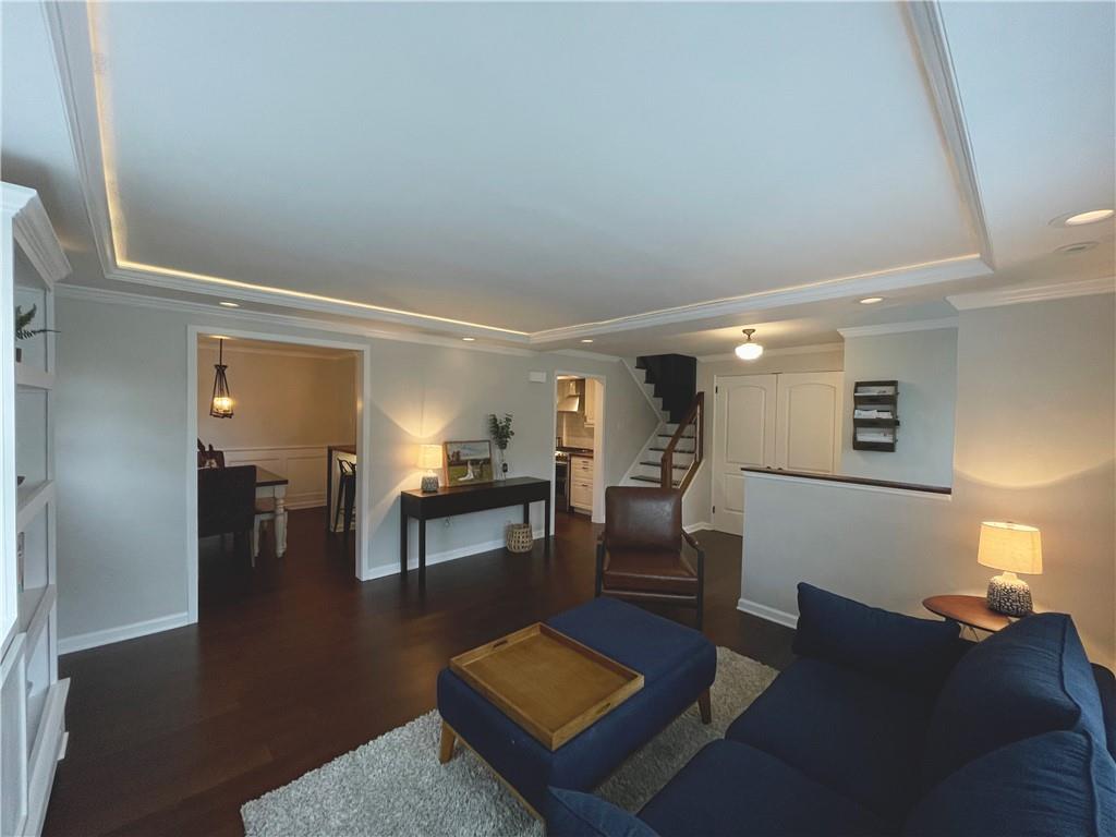 8472 Edwood Road Pittsburgh, PA 15237 - Photo 2 of 25 Gallery Image 2
