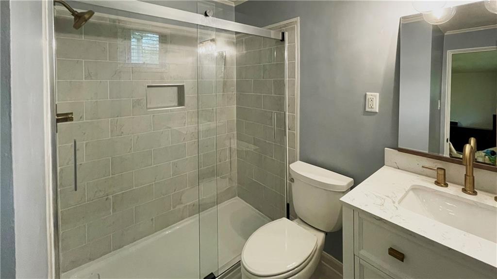 8472 Edwood Road Pittsburgh, PA 15237 - Photo 16 of 25 Gallery Image 16