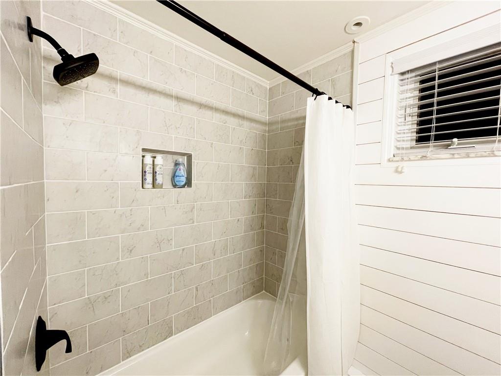 8472 Edwood Road Pittsburgh, PA 15237 - Photo 22 of 25 Gallery Image 22