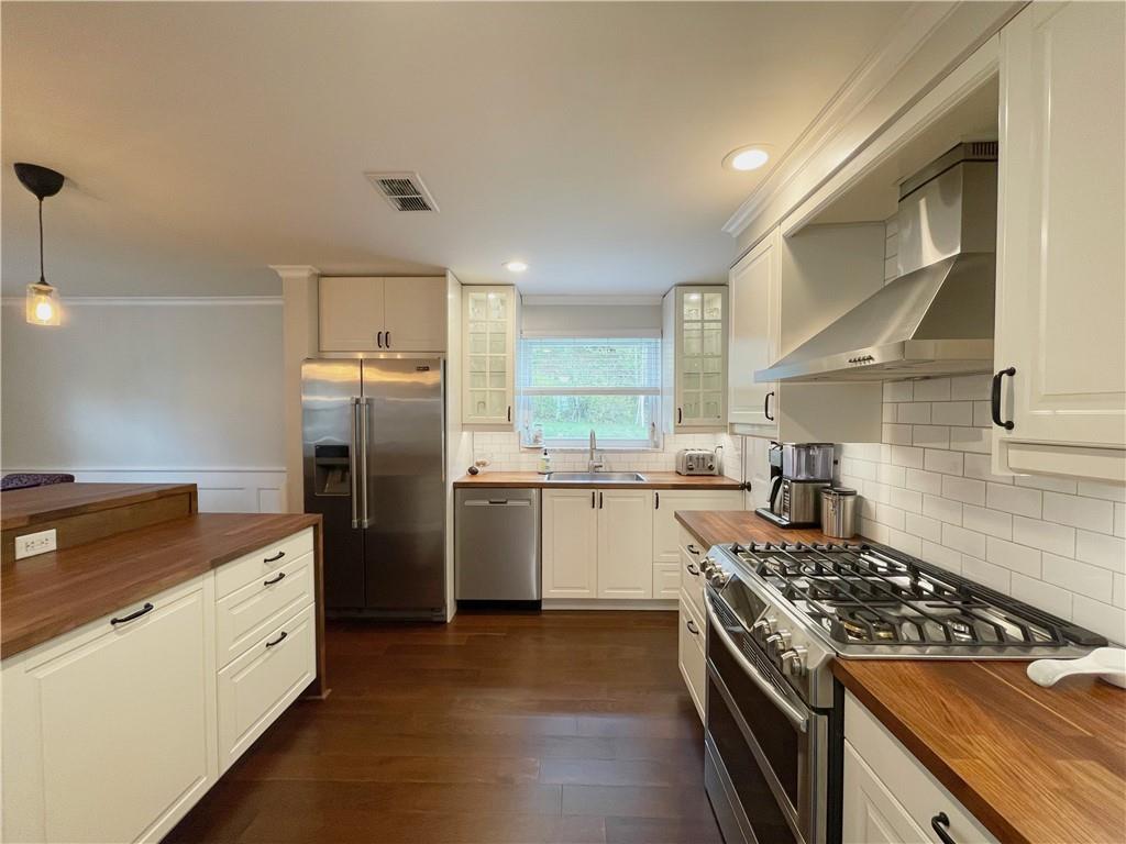 8472 Edwood Road Pittsburgh, PA 15237 - Photo 5 of 25 Gallery Image 5