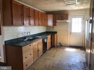 8418 Rugby Road Pasadena, MD 21122 - Photo 2 of 10 Kitchen