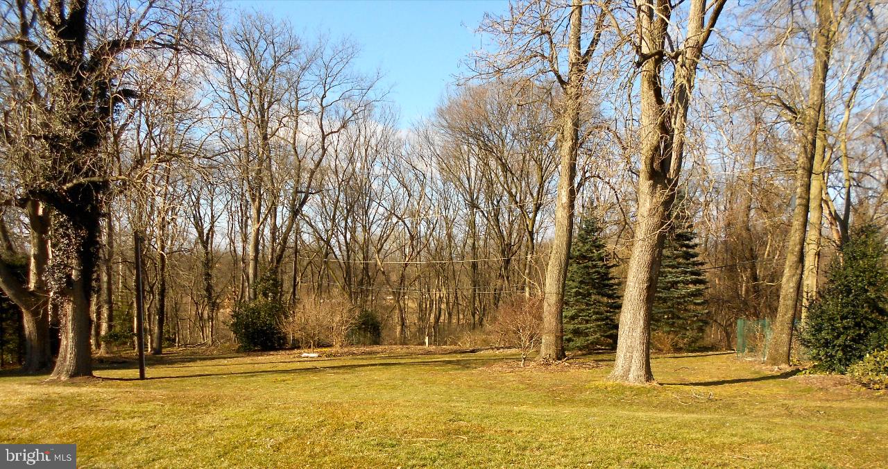 1525 Hillcrest Road Lancaster, PA 17603 - Photo 2 of 46 Gallery Image 2