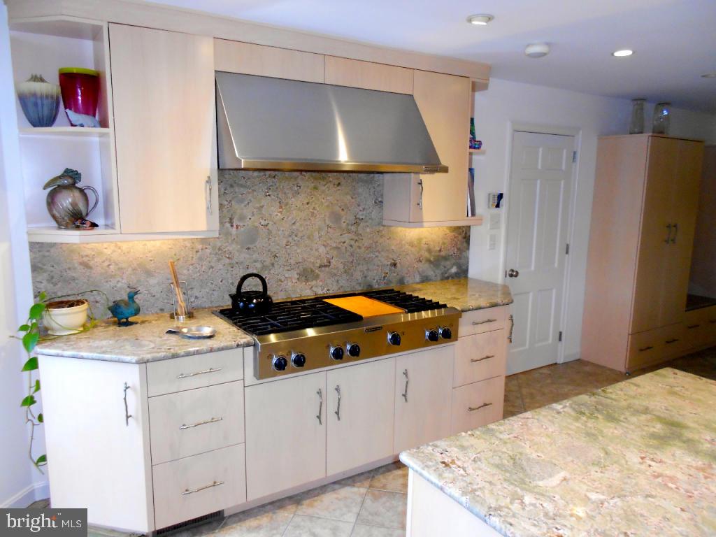 1525 Hillcrest Road Lancaster, PA 17603 - Photo 11 of 46 Gallery Image 11