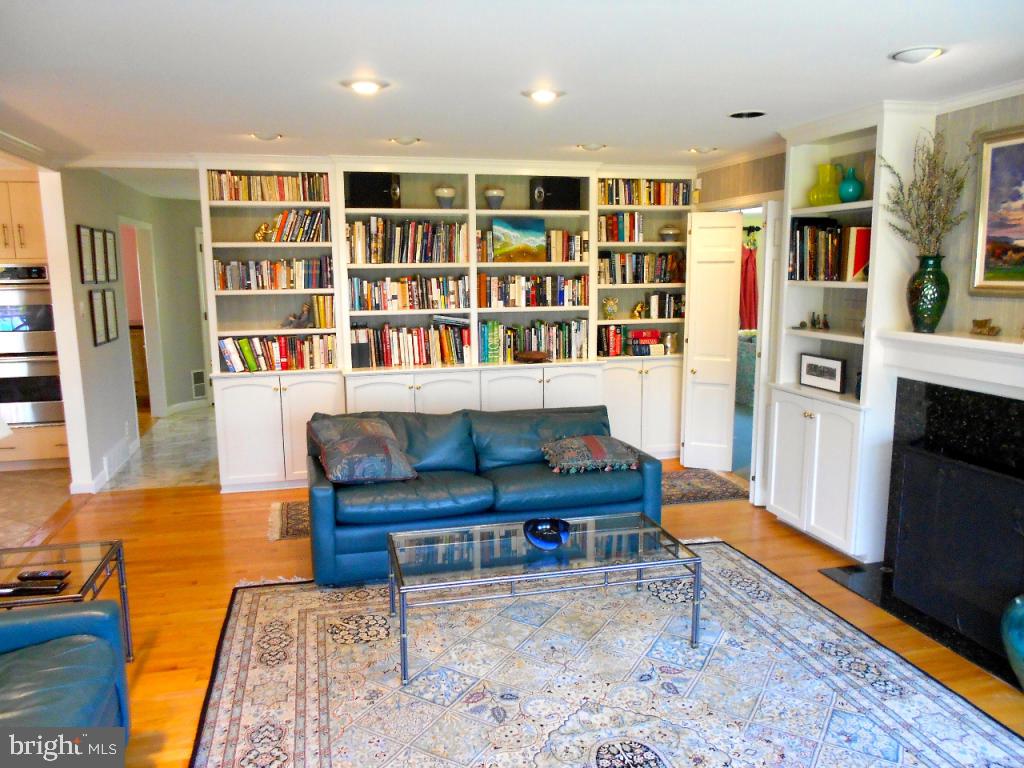 1525 Hillcrest Road Lancaster, PA 17603 - Photo 7 of 46 Gallery Image 7