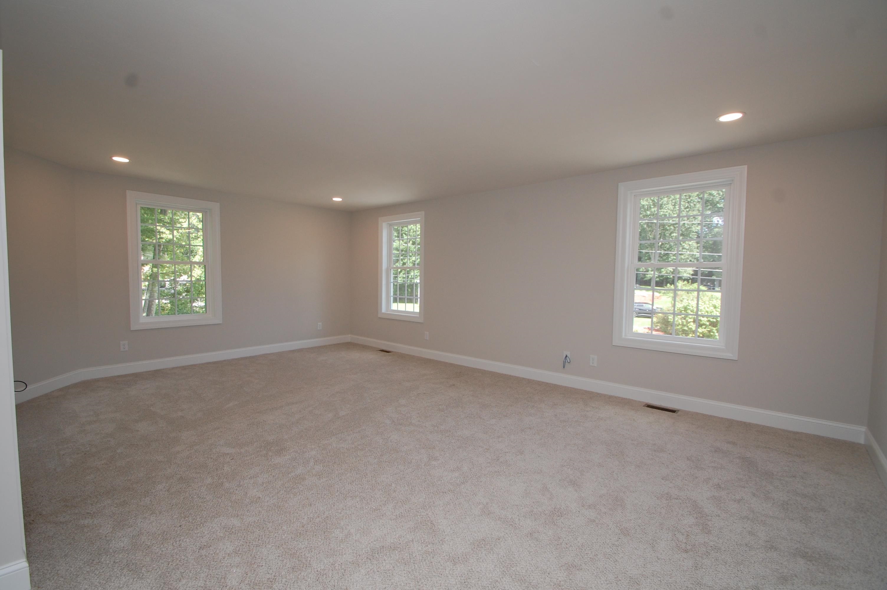 57 Hardy Road Londonderry, NH 03053 - Photo 15 of 17