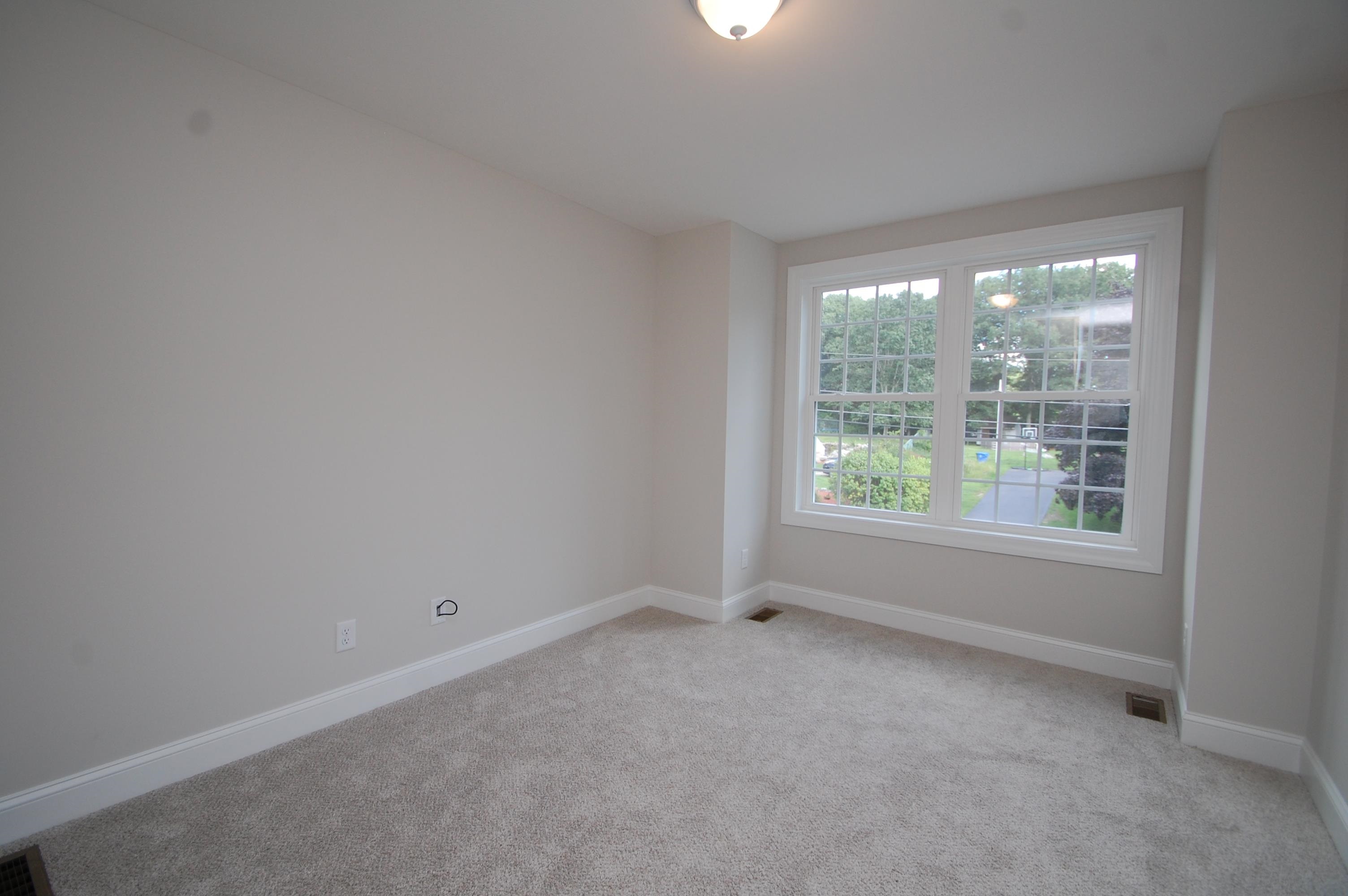 57 Hardy Road Londonderry, NH 03053 - Photo 5 of 17