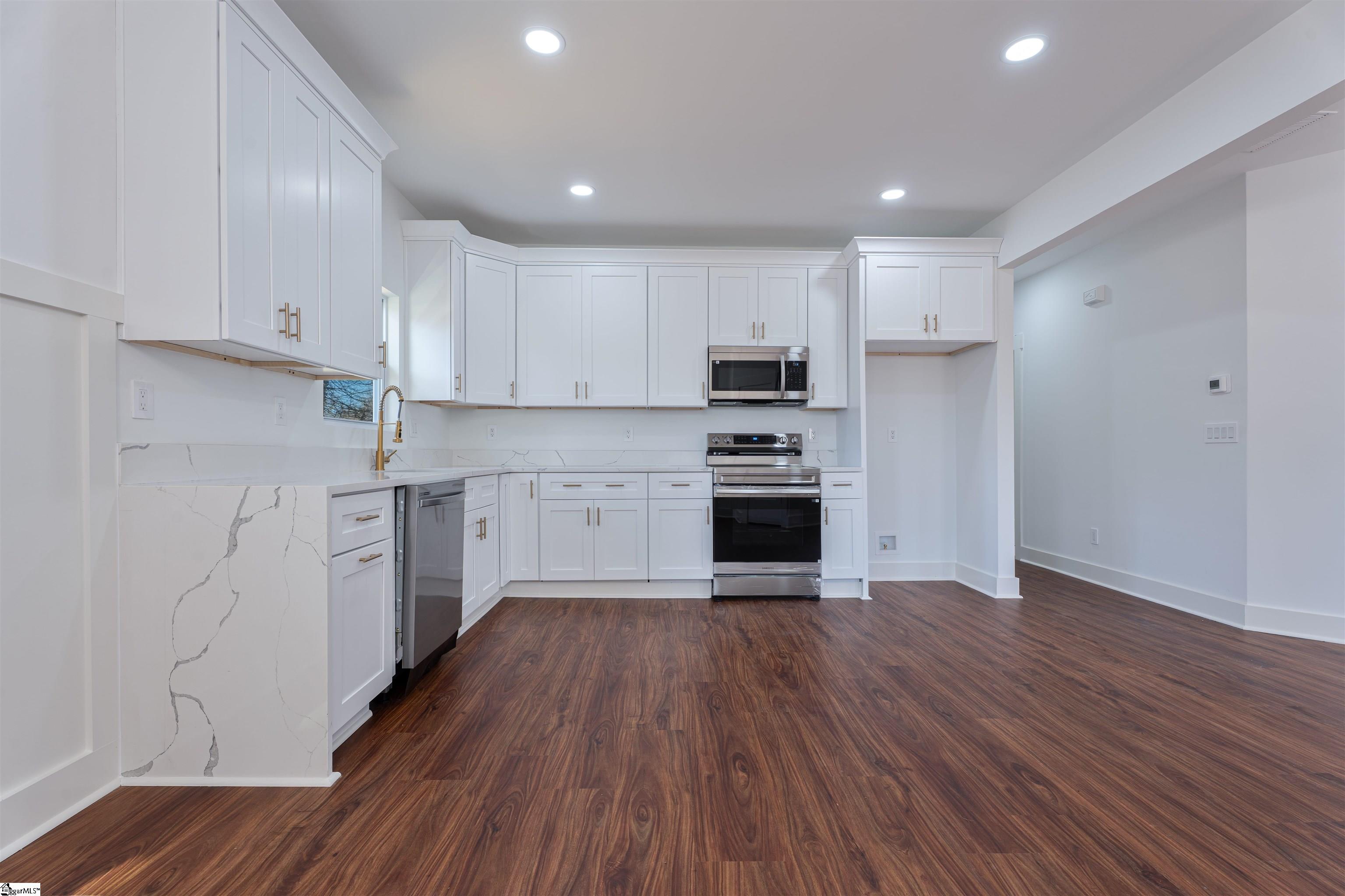 238 Foster Street Anderson, SC 29625 - Photo 11 of 31