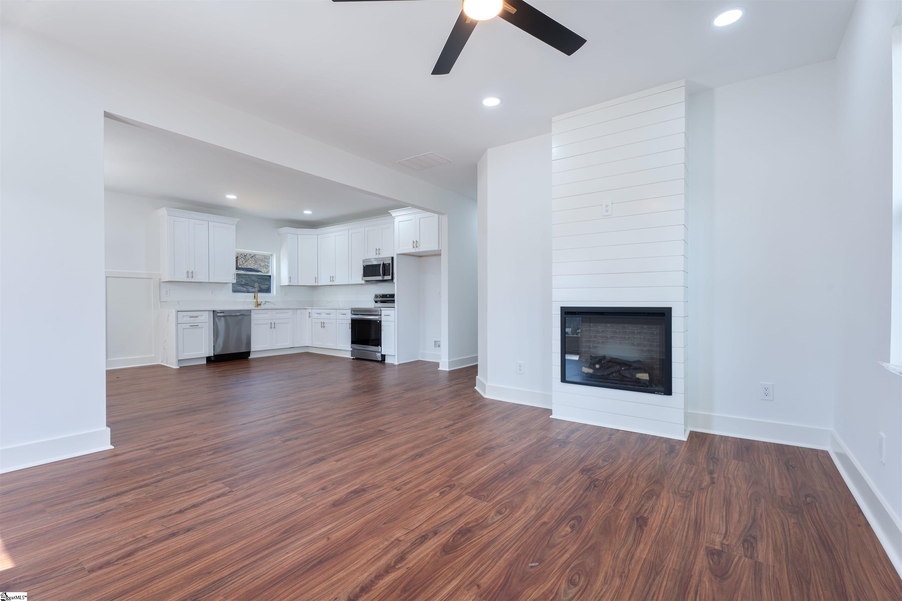 238 Foster Street Anderson, SC 29625 - Photo 6 of 31